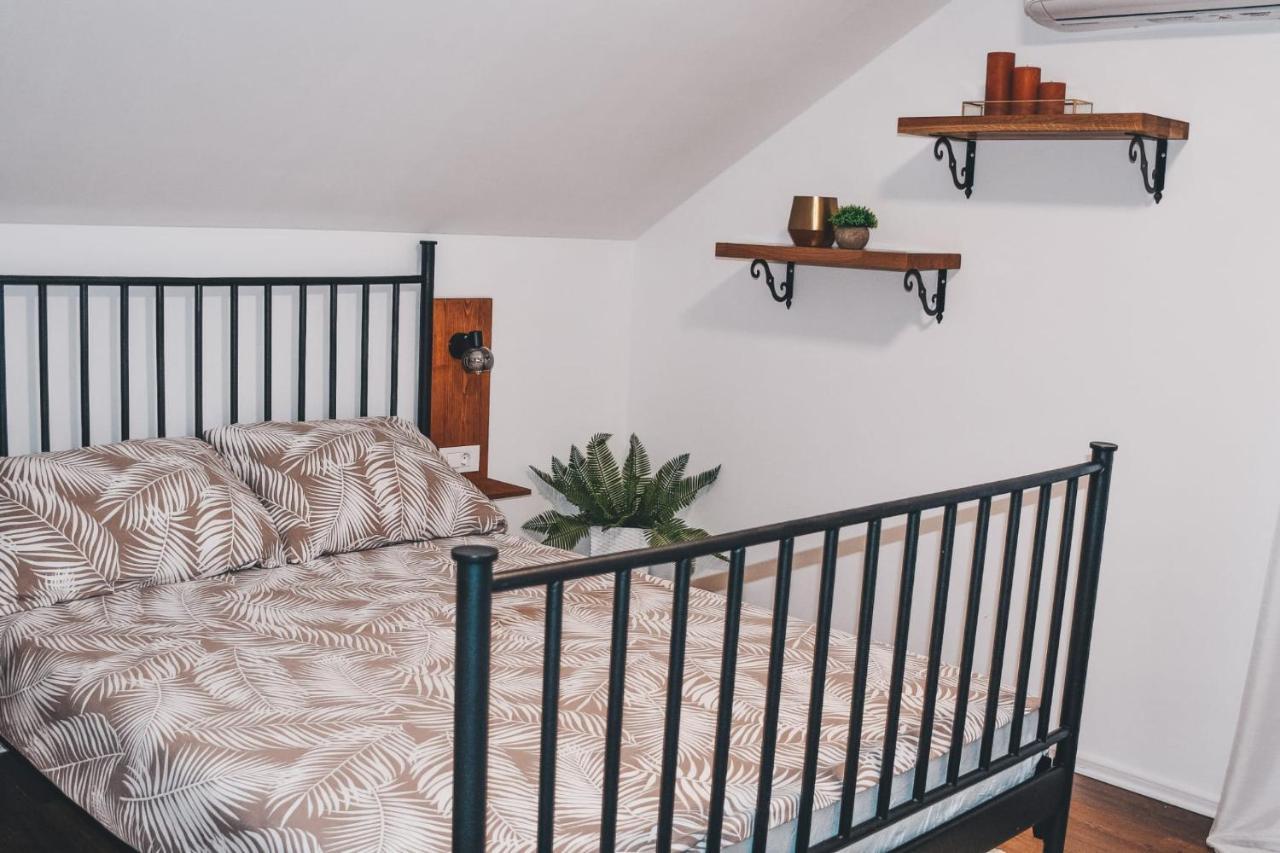Villa-Apartments Bognar Velika Ngoại thất bức ảnh